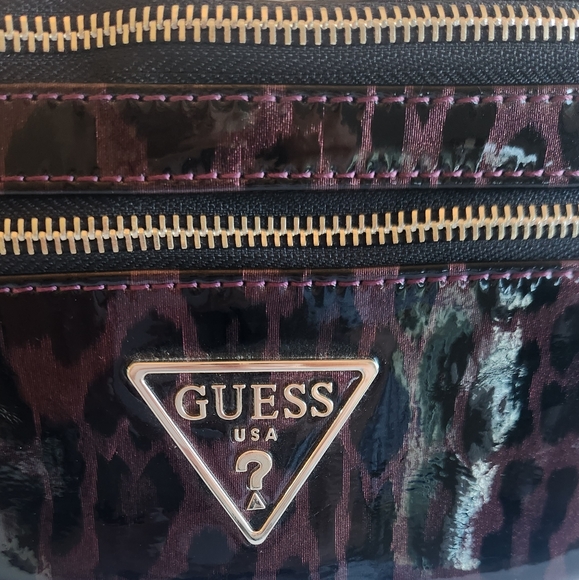 New GUESS Varsity Pop Patent Leopard Animal Print Fanny Pack - Picture 2 of 8